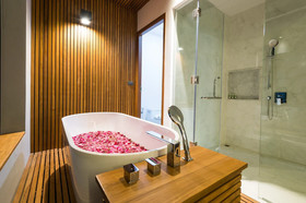 The Gallery Hotel Naiharn