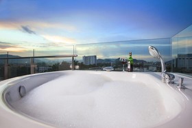 The Wide Condotel Phuket