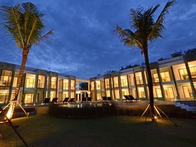 Wanaburi Hotel