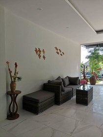 Yamin Seaview Hotel