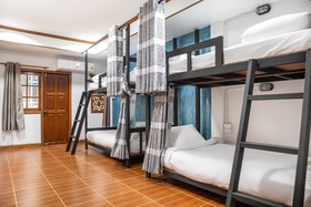 OYO 736 Green Poshtel