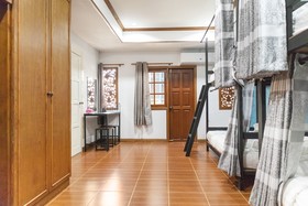 OYO 736 Green Poshtel