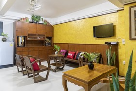 OYO 736 Green Poshtel