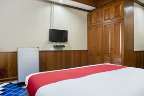 OYO 736 Green Poshtel