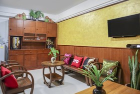 OYO 736 Green Poshtel