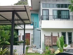 Village House TV1