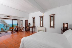 Baan Khunying - Secluded Beachfront