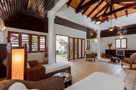 Baan Khunying - Secluded Beachfront