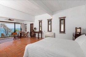 Baan Khunying - Secluded Beachfront
