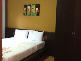 Benjamas Place