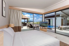 CasaBay Luxury Pool Villas