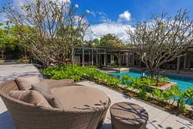 CasaBay Luxury Pool Villas