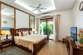 Champagne Pool Villa