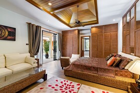 Champagne Pool Villa