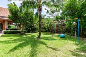 Champagne Pool Villa