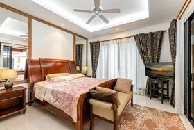 Champagne Pool Villa