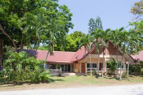 Fisherman Way Beach Resort