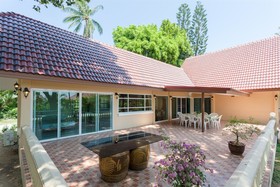 Fisherman Way Beach Resort