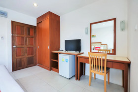 Lake View Phuket Place by OYO Rooms