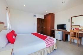 Lake View Phuket Place by OYO Rooms