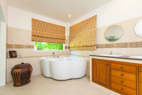 La Romanee Infinity By G Estate