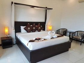 Monaburi Boutique Resort