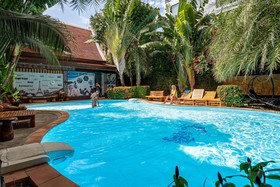 Naiharn Pearl Condo Hotel by Villacarte