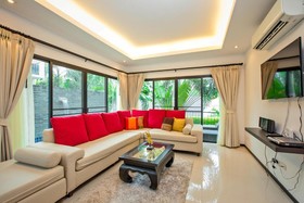Thaimond Residence By TropicLook