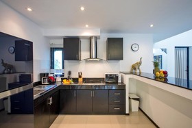 Thaimond Residence By TropicLook