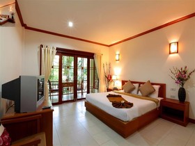 Meet Holiday Hotel
