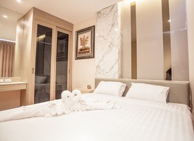 The Lago Naiharn Phuket By Sala Estate