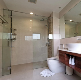 The Title - West Wing Apartments by Trips Phuket
