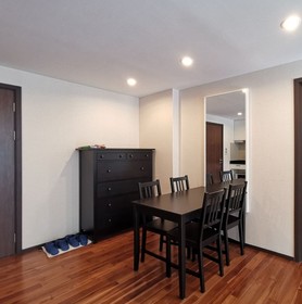 The Title - West Wing Apartments by Trips Phuket