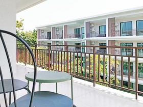 The Title - West Wing Apartments by Trips Phuket