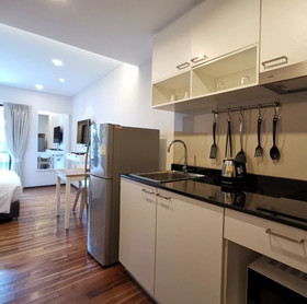 The Title - West Wing Apartments by Trips Phuket