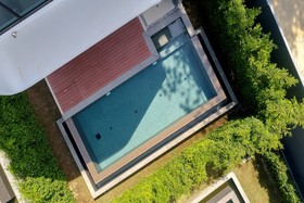 Utopia Naiharn Villa