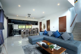 Utopia Naiharn Villa