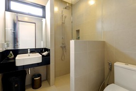 Utopia Naiharn Villa