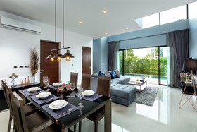 Utopia Naiharn Villa