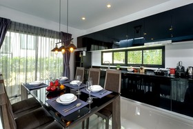 Utopia Naiharn Villa