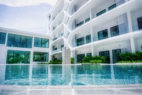 Utopia Naiharn Villa