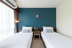 The Sixteenth Naiyang Beach Hotel