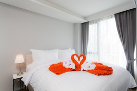 6Th Avenue Surin Beach