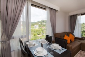 6Th Avenue Surin Beach