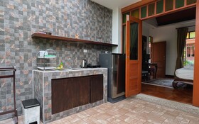 Baleeyan Residence