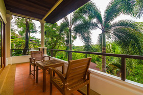 Lakewood Hills Villa by Lofty