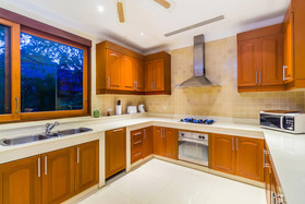 Lakewood Hills Villa by Lofty