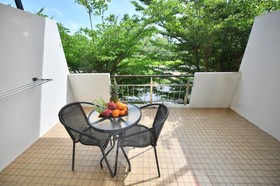 The Touch Green, Naiyang