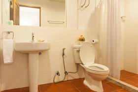 Chaofa West On The Pond