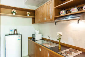 Chaofa West On The Pond